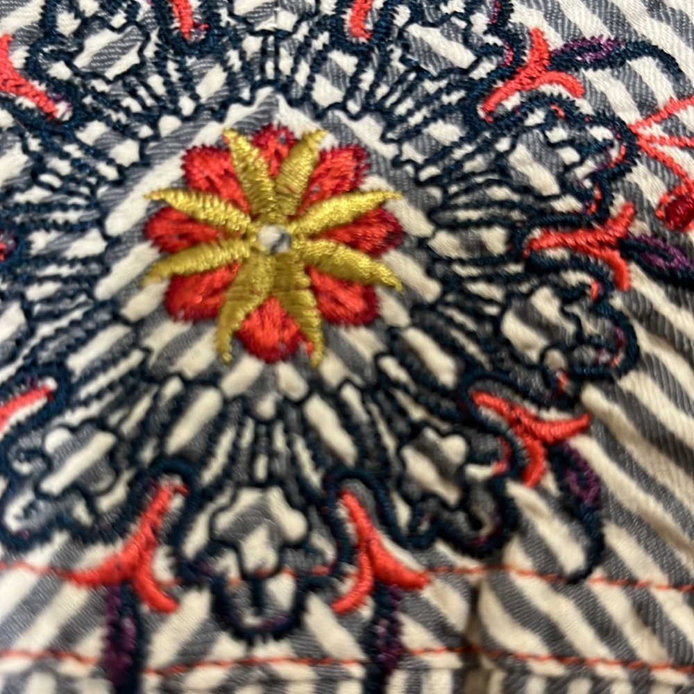 3J Workshop Johnny Was gray/ white striped embroidered long blouse. Size Small - Picture 9 of 12